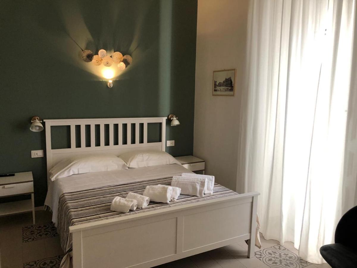 Ursino'S Luxury Acomodação com café da manhã Catânia Exterior foto